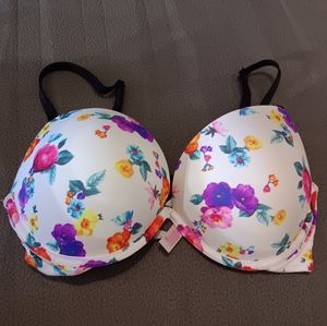 34D Victoria Secret PushUp Bra